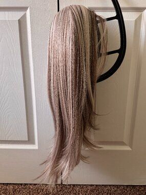 Nel's Wigs- Tracy 11 Frosted Mocha